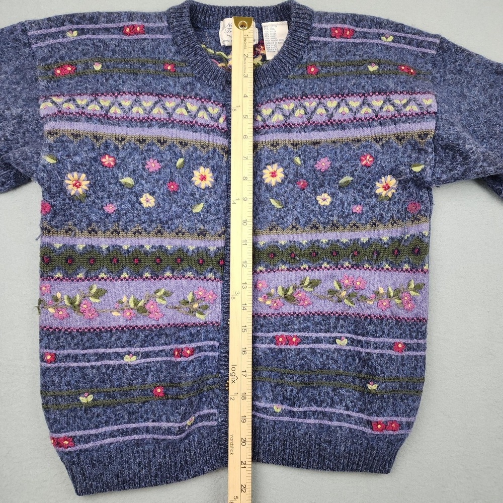 Vintage Northern Treasures Sweater Womens M Blue Floral Cardigan Embroidered - Picture 6 of 9